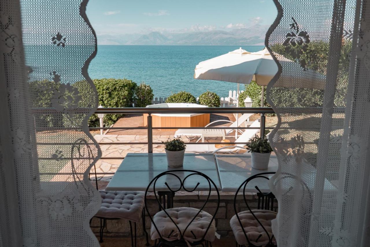 Neptune Sea House - Beachfront Agios Spyridon  Zewnętrze zdjęcie
